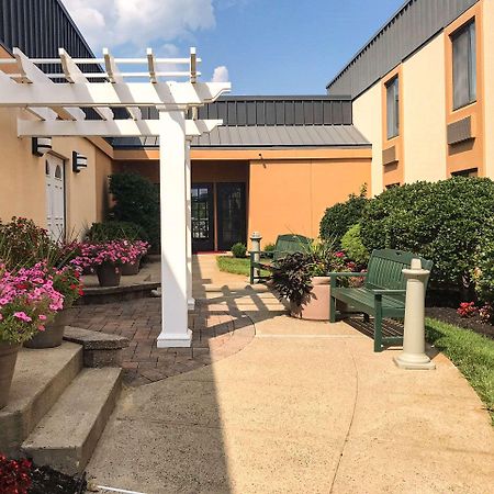 Clarion Hotel & Conference Center Toms River Exterior foto
