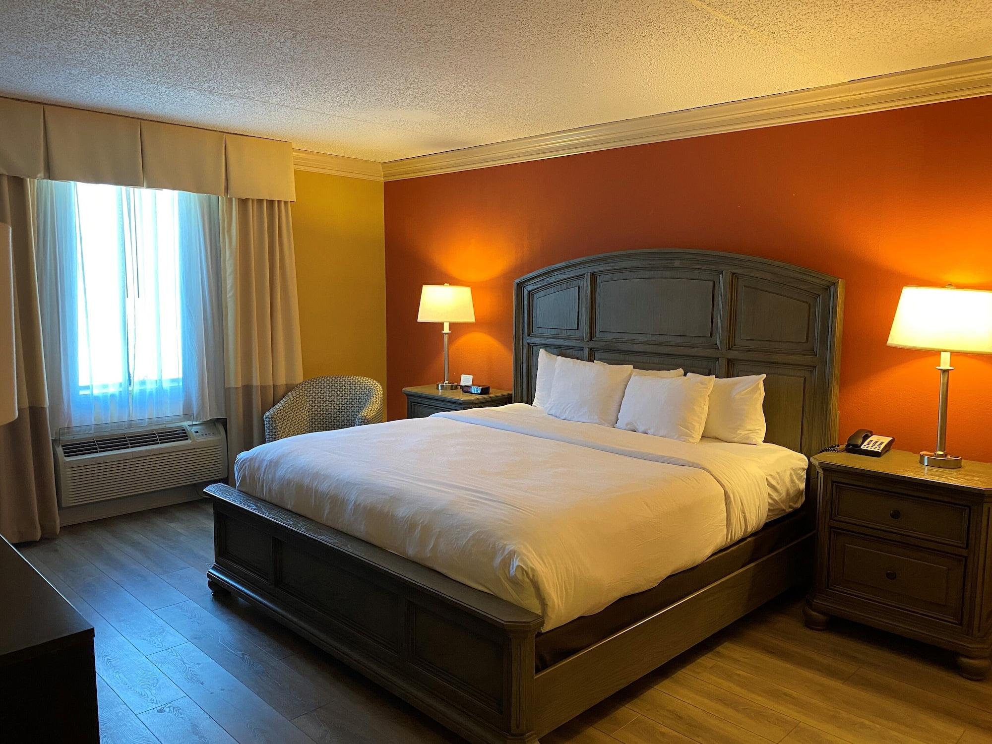 Clarion Hotel & Conference Center Toms River Exterior foto